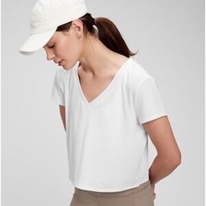 NEW + TAG GapFit Breath V-Neck Shirt